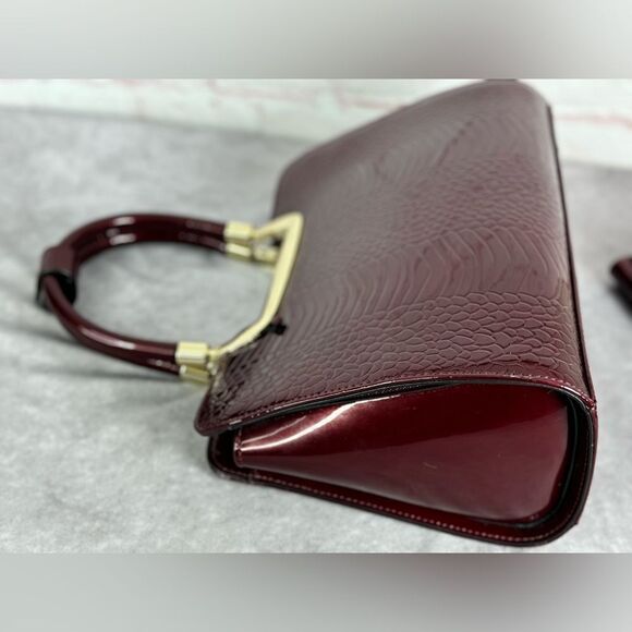 Danbury Mint Wine Embossed Leather Bag with Wallet - Picture 6 of 15